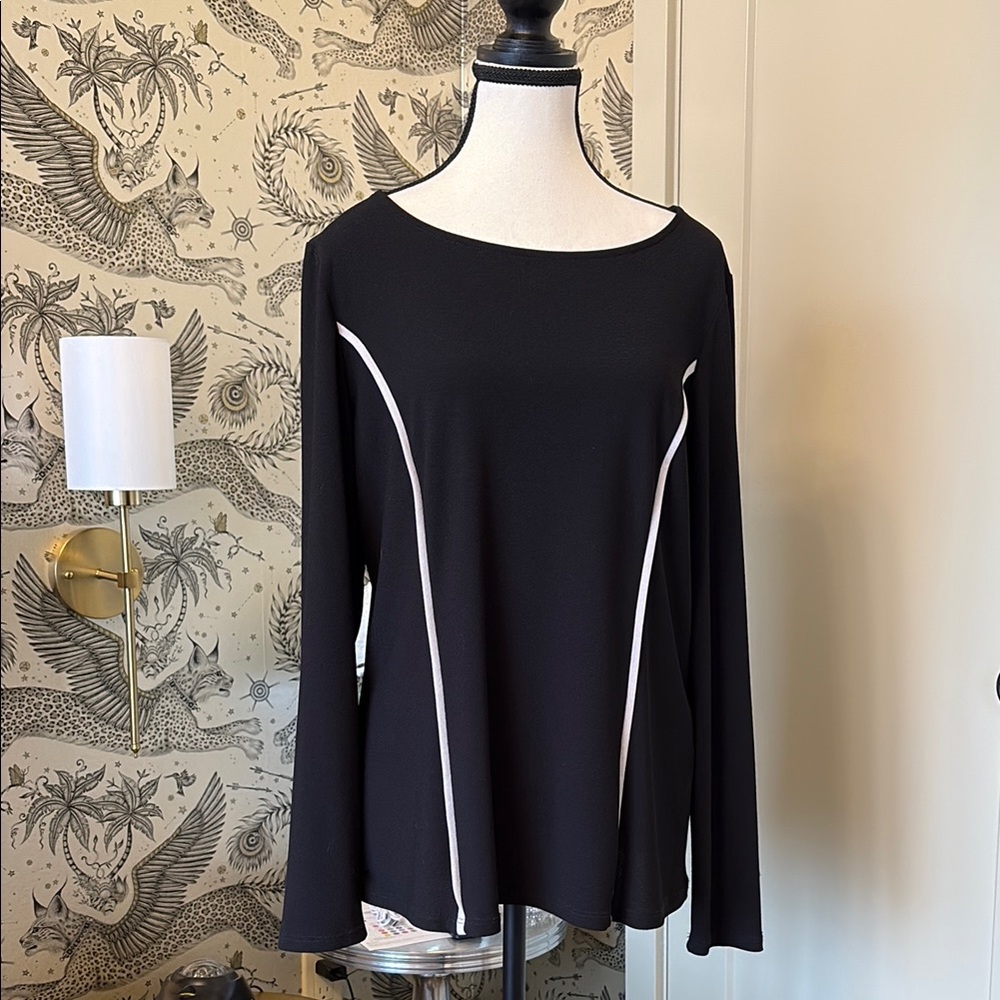 Black and White Relaxed Long Sleeve Top